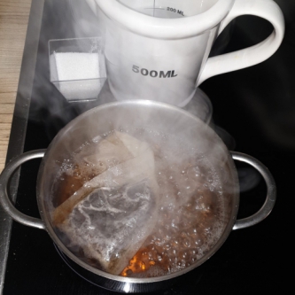 Tee aufkochen 